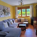 Casa Navarenas بيت للعطل